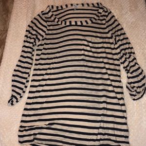 Striped navy blue & white splendid 3 quarter top